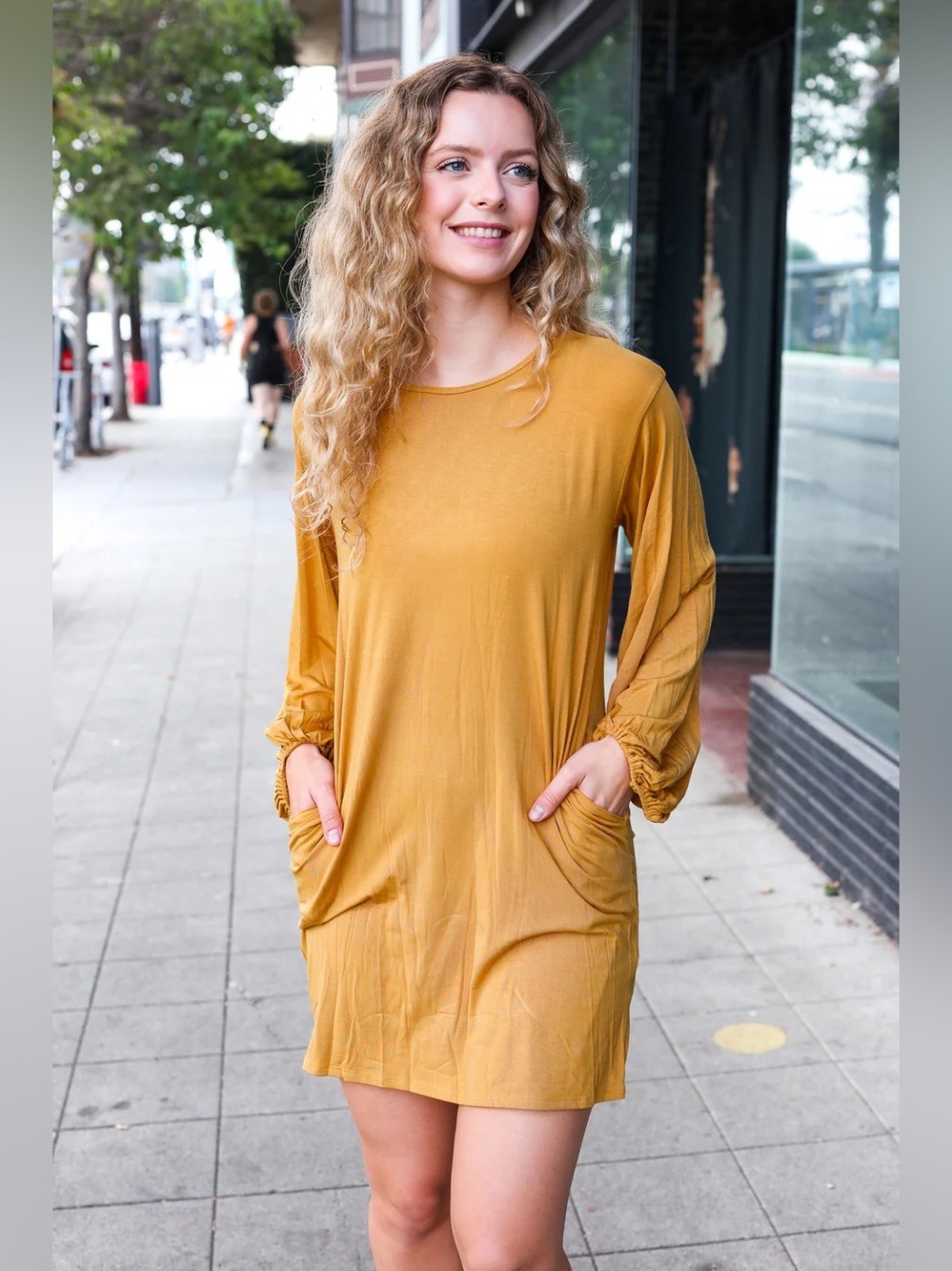D105 Beeson River Bubble Sleeve Pocketed Tunic Dress